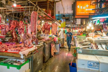 TAIPEI, TAIWAN - 30 Temmuz 2017 'de Tayvan' da Taipei balık pazarı. 2012 'de yeniden tasarlandı ve 