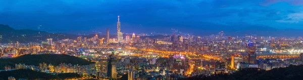 Skyline Der Stadt Taipeh Der Abenddämmerung Taiwan Bei Nacht — Stockfoto