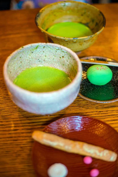 日本茶の家で京都の伝統的な緑茶 — ストック写真