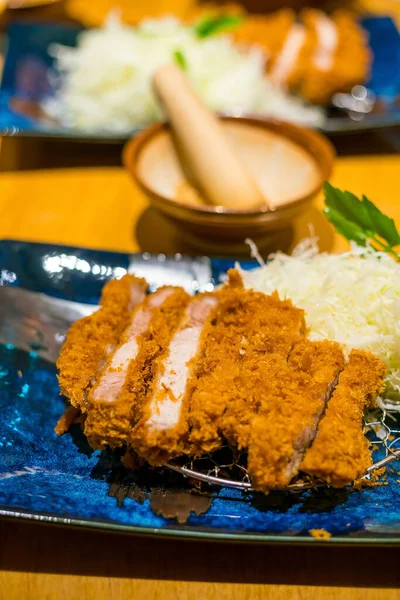 Tonkatsu Japonés Chuleta Cerdo Frito Juego Completo Sirve Con Col —  Fotos de Stock