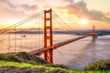 Golden Gate Köprüsü San Francisco, Kaliforniya 'da gün doğumunda