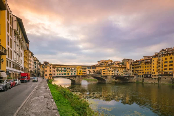 Ponte Vecchio Nad Rzeką Arno Florencji Toskania Włochy — Zdjęcie stockowe