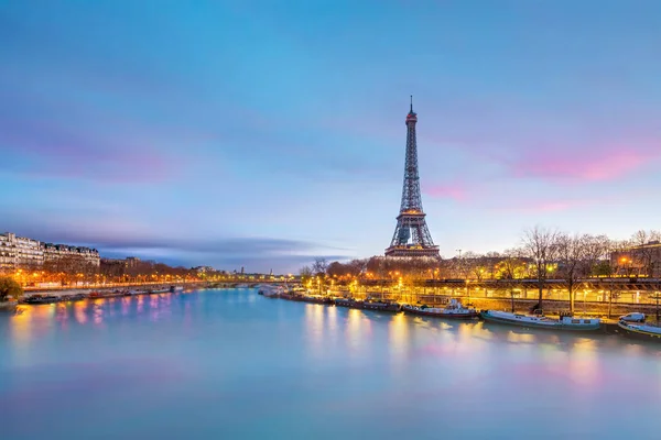 Eiffeltornet Och Floden Seine Vid Skymningen Paris Frankrike — Stockfoto
