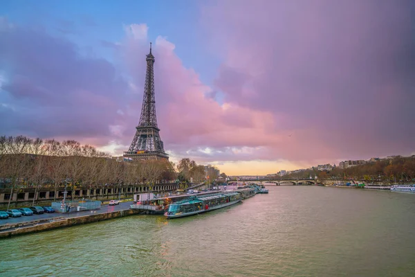 Эйфелева Башня Река Сена Сумерках Париже Франция — стоковое фото