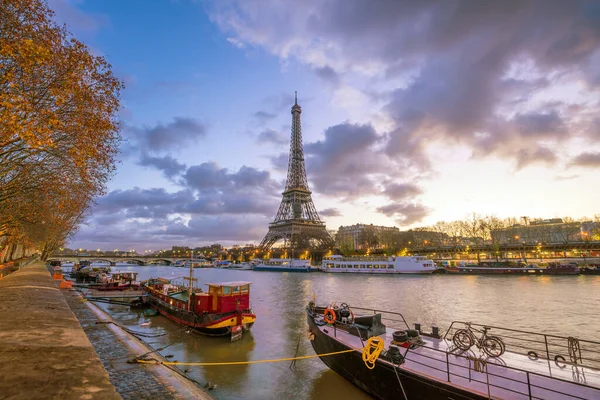 Eiffeltornet Och Floden Seine Vid Skymningen Paris Frankrike — Stockfoto