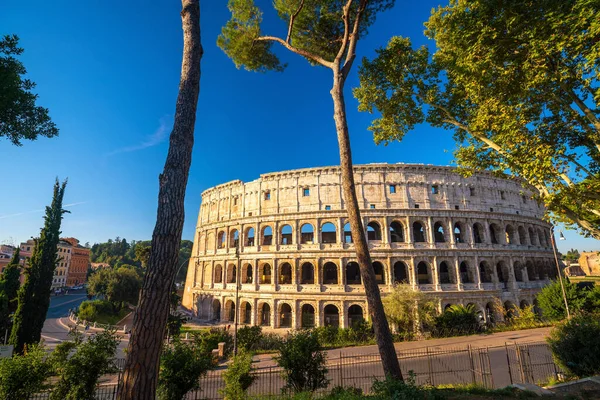 Vista Del Coliseo Roma Con Cielo Azul Italia Europa —  Fotos de Stock