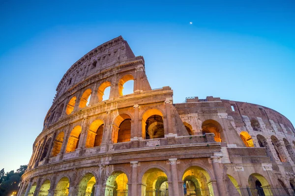 Vista Del Coliseo Roma Crepúsculo Italia Europa —  Fotos de Stock