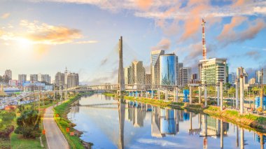 Güney Amerika Sao Paulo 'daki Octavio Frias de Oliveira Köprüsü