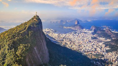 Brezilya 'da Rio de Janeiro şehrinin gökyüzü manzarası