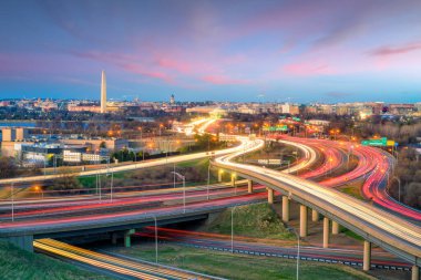 Washington, D.C. Alacakaranlıkta ufuk çizgisi