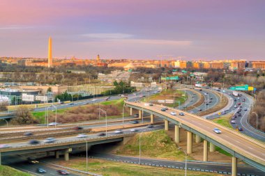 Washington, D.C. Alacakaranlıkta ufuk çizgisi