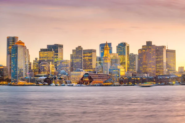 Panorama Uitzicht Skyline Van Boston Met Wolkenkrabbers Boven Water Bij — Stockfoto