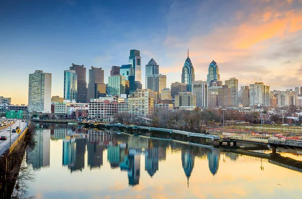 Skyline Der Innenstadt Von Philadelphia Pennsylvania Der Dämmerung Der Usa — Stockfoto