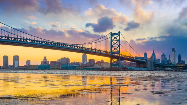 Panorama Del Horizonte Filadelfia Con Ben Franklin Bridge Penn Landing — Foto de Stock