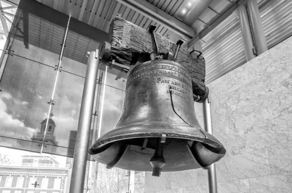 Liberty Bell 267 Ετών Έγινε 1751 Σύμβολο Της Αμερικανικής Ελευθερίας — Φωτογραφία Αρχείου