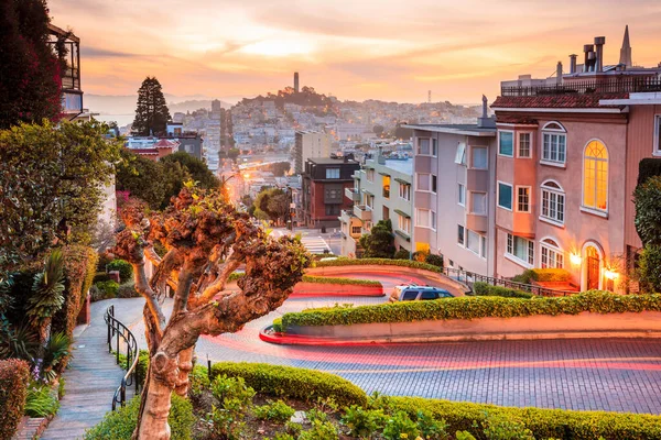 Διάσημοι Lombard Street Στο Σαν Φρανσίσκο Κατά Την Ανατολή — Φωτογραφία Αρχείου