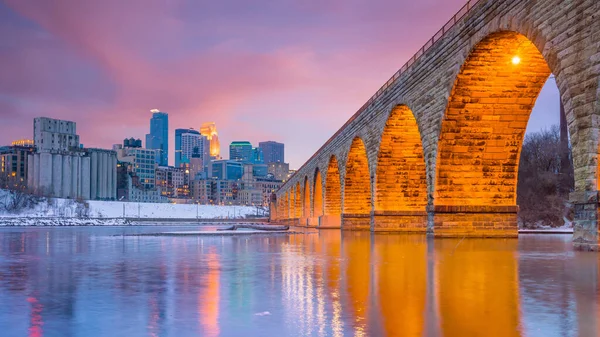 Minneapolis Şehir Merkezi Gün Batımında Minnesota Abd Ufuk Çizgisi — Stok fotoğraf