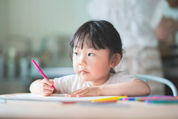 Asian Girl Drawing Colorful Pens Dining Table Home — Stock Photo, Image
