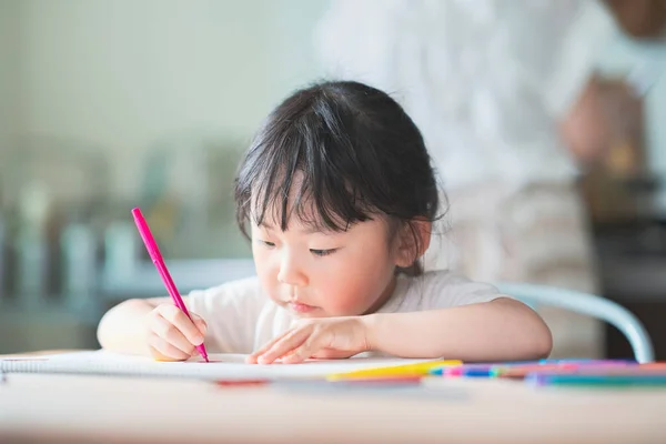 Asian Girl Drawing Colorful Pens Dining Table Home — Stock Photo, Image