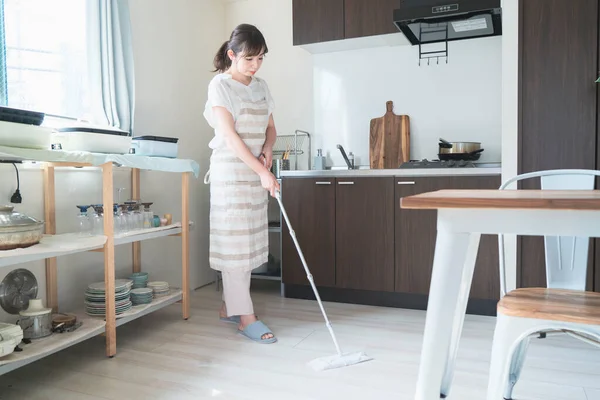 Asian Young Housewife Cleaning Floor Kitchen Home — Stock Photo, Image