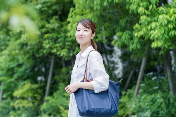 Asian Young Housewife White Shirt Going Out Shopping Bag — Stock Photo, Image