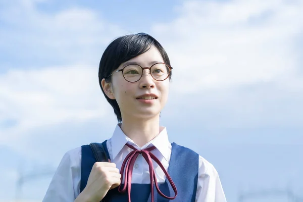 Asiatische High School Mädchen Tragen Uniformen Und Lächeln Der Schule — Stockfoto