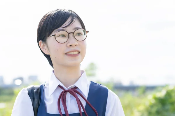 Asiatiska Gymnasietjejer Uniform Och Leende Skolan — Stockfoto