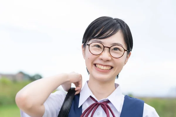 Дівчата Азіатської Середньої Школи Носять Форму Посміхаються Школі — стокове фото