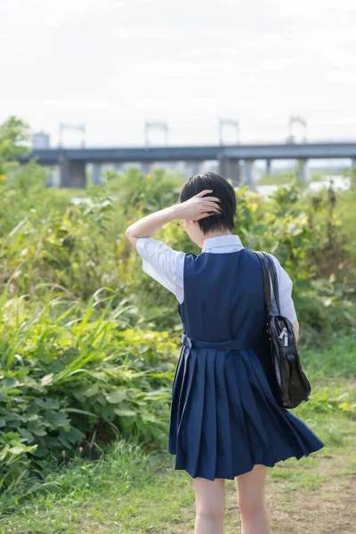 Vue Arrière Écolière Asiatique Aux Cheveux Courts — Photo