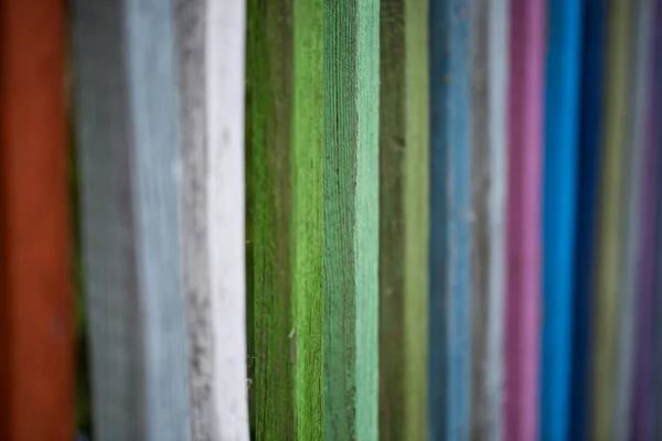 Renkli Çit Eski Çitlerle Çevrili — Stok fotoğraf