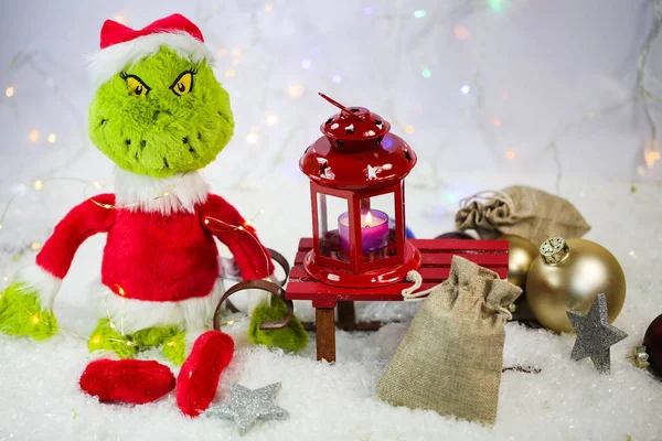 Grinch bir fener ile