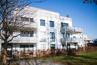 Almanya, mavi gökyüzü, konut kompleksi modern konut kompleksi