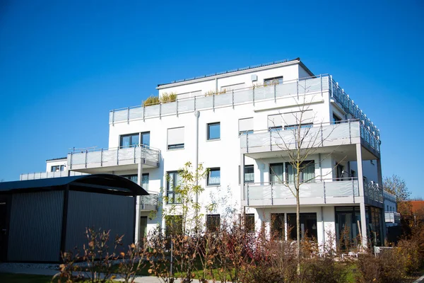Complejo Residencial Moderno Alemania Cielo Azul —  Fotos de Stock