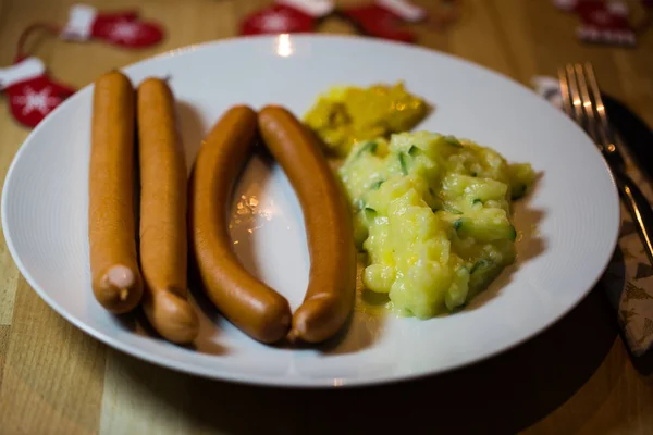 Tradicional Jantar Natal Alemanha Salsichas Sal Batata — Fotografia de Stock