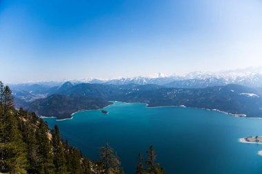Herzogstand görünümünden Walchensee üzerinde