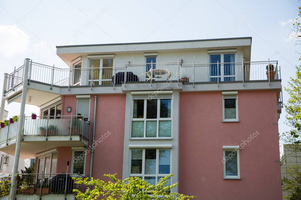 Apartment house in the city center with garden, Munich, resident