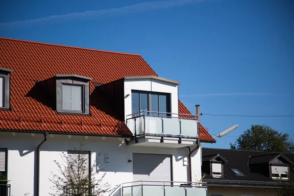 德国的白色半独立式房屋 — 图库照片