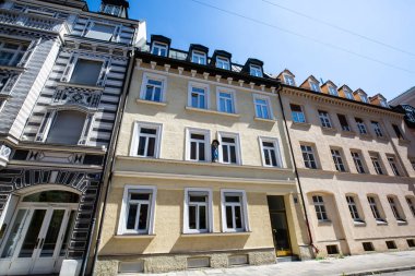 Münih 'teki tarihi bir binada Madonna figürü