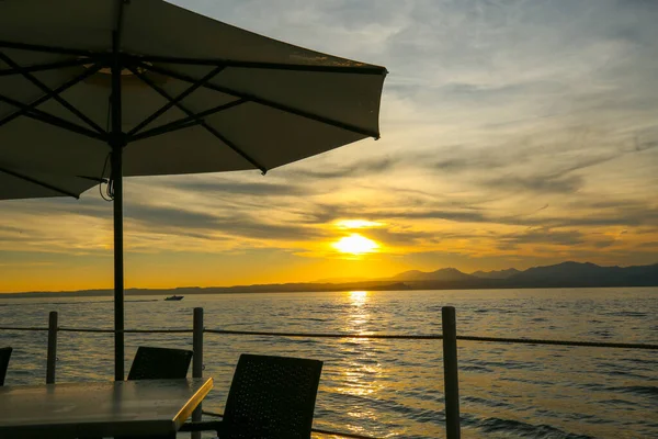 Sunset Aperitif Bardolino 'daki Garda Gölü' nde.