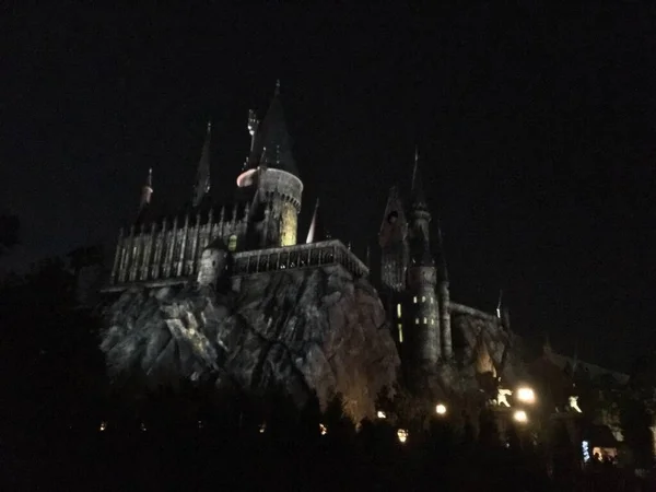 Visão Turva Iluminado Castelo Hogwarts Partir Dos Romances Harry Potter — Fotografia de Stock