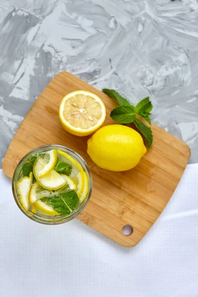 Refreshing Drinks Summer Cold Sweet Sour Lemonade Juice Glasses Sliced — Stock Photo, Image