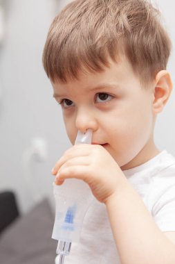 Çocuk solunum yapıyor. Evde tedavi görüyor. Hastalık önleme