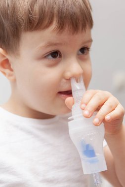 Çocuk solunum yapıyor. Evde tedavi görüyor. Hastalık önleme