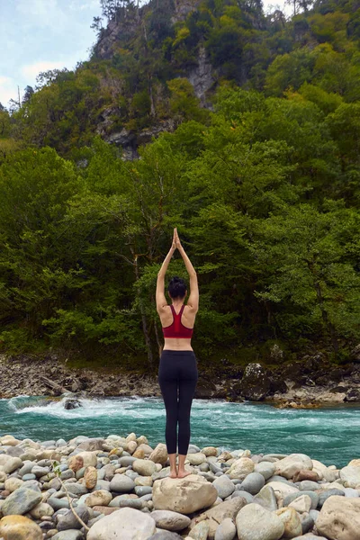 Clases Yoga Naturaleza Concepto Practicar Deportes Solos Exclusión Social Una — Foto de Stock