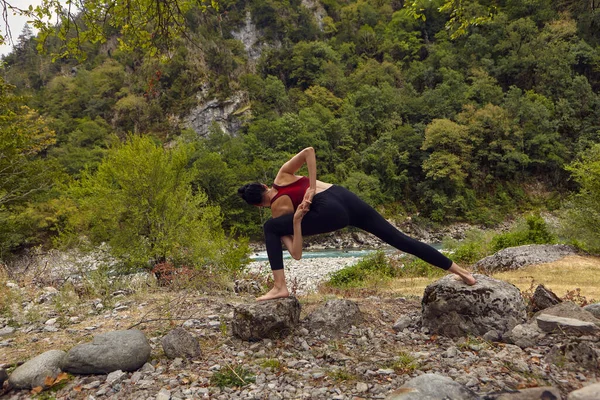 Yogaklasser Naturen Konceptet Att Bara Idrotta Social Utslagning Kvinna Gör — Stockfoto