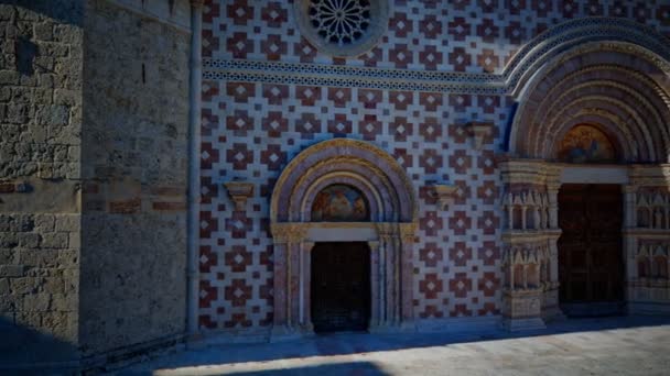 Santa Maria di Collemaggio basilika — Stockvideo