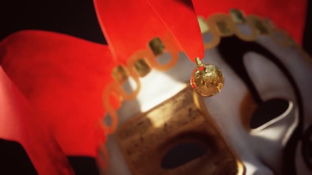 Venetianska karnevalsmasker med guld — Stockvideo