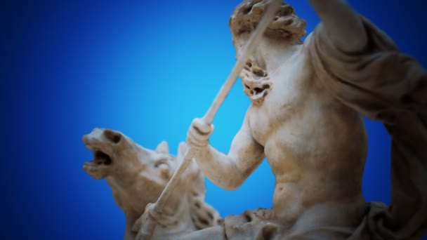 Close up of the Neptune statue — Stock Video