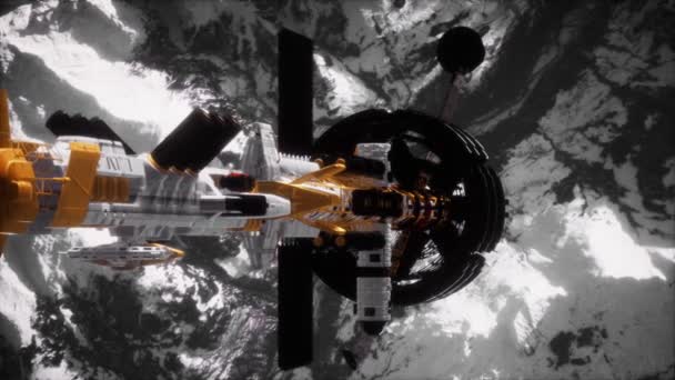 Nave espacial futurista perto da Terra. Elementos desta imagem fornecidos pela NASA — Vídeo de Stock