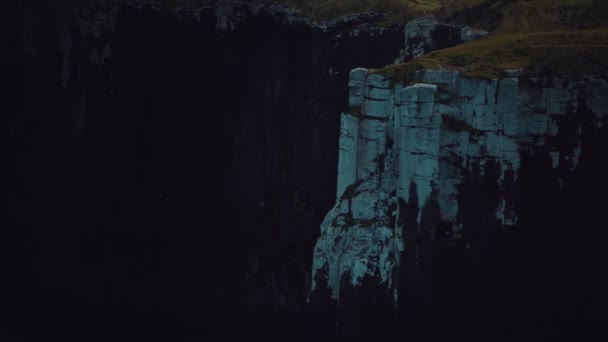 スコットランド高地の崖 — ストック動画